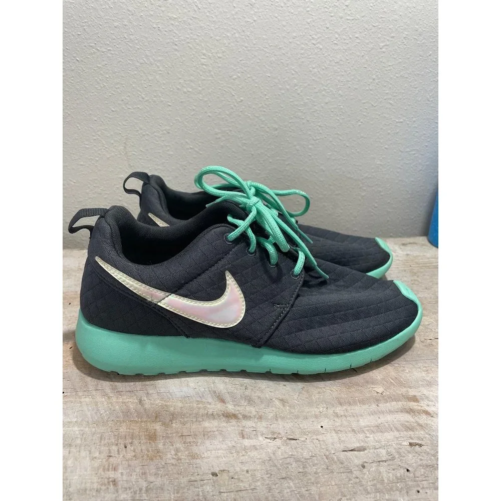 Nike Girl's 6.5Y Roshe One Grey Teal Running Sneakers Women's Size 8‎